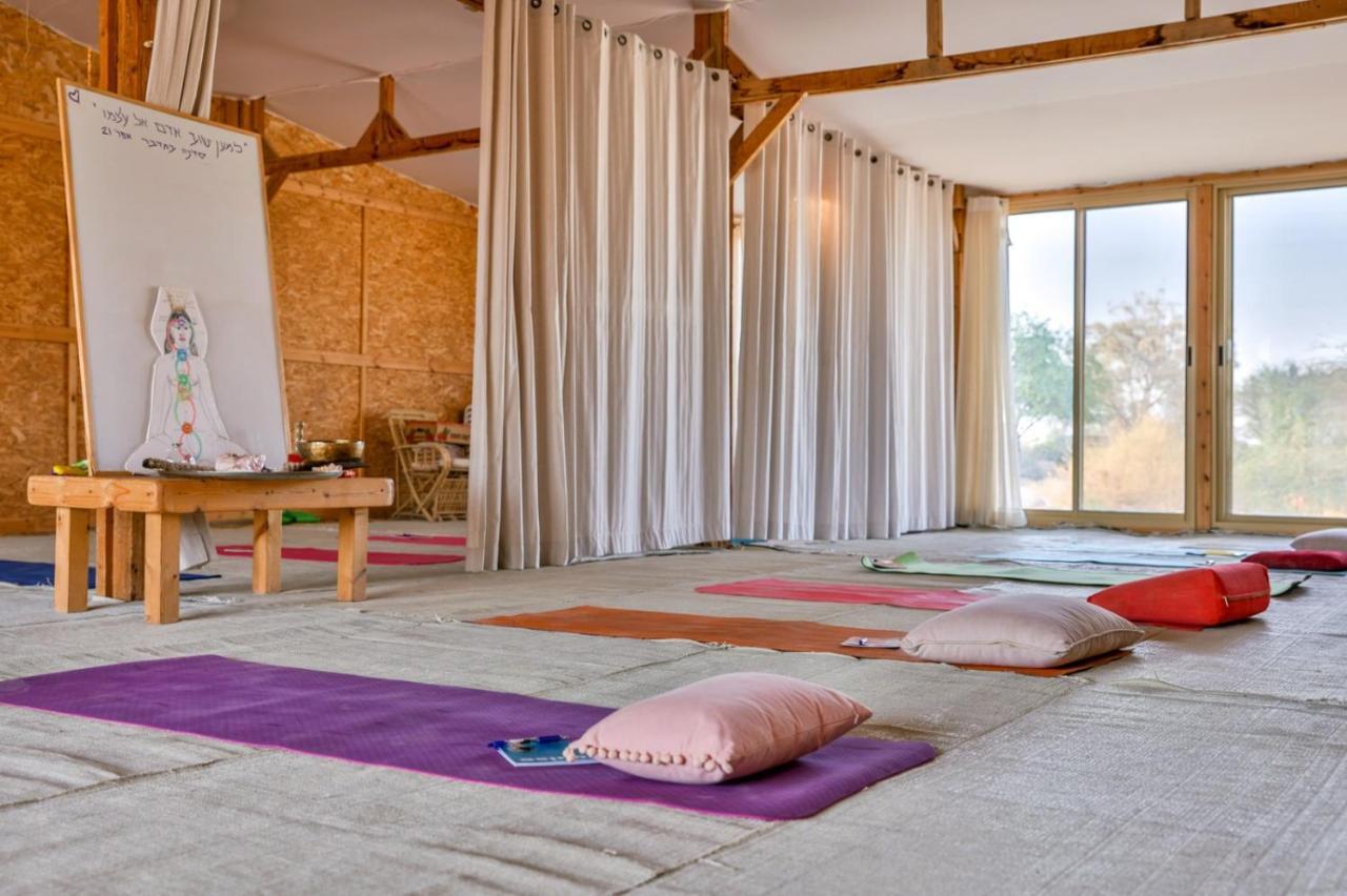 Desert Days Mud Cabin'S Resort Tzukim 外观 照片