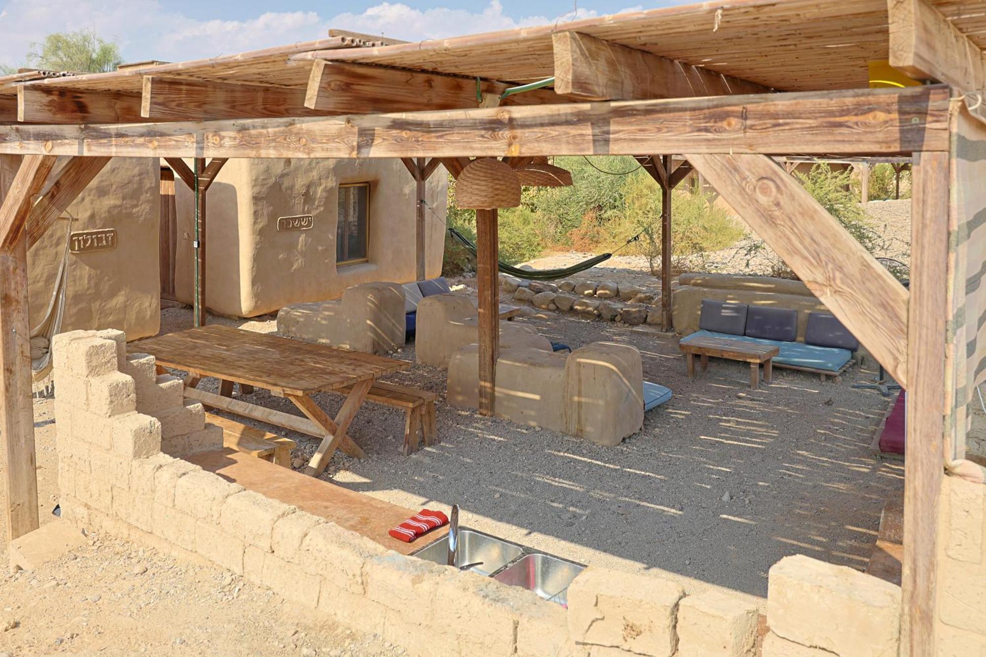 Desert Days Mud Cabin'S Resort Tzukim 外观 照片